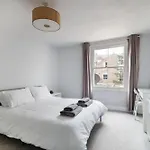 1 Bed Clapham Junction Apartment